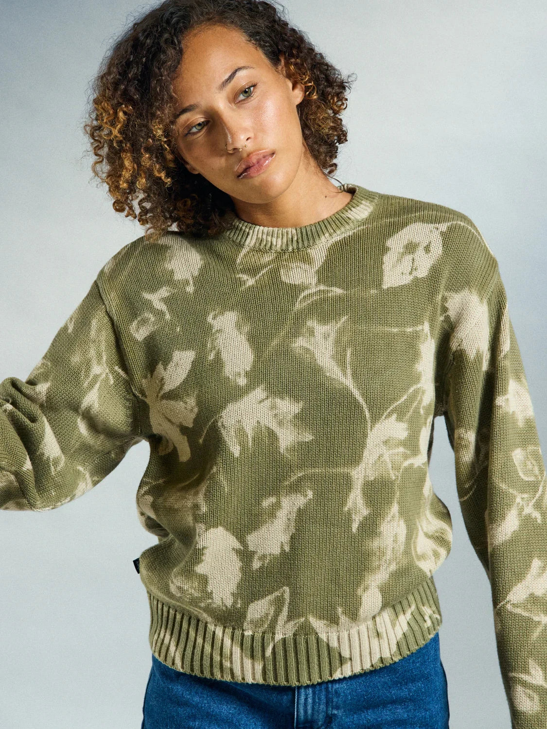 OBEY LEAVES CREW SWEATER