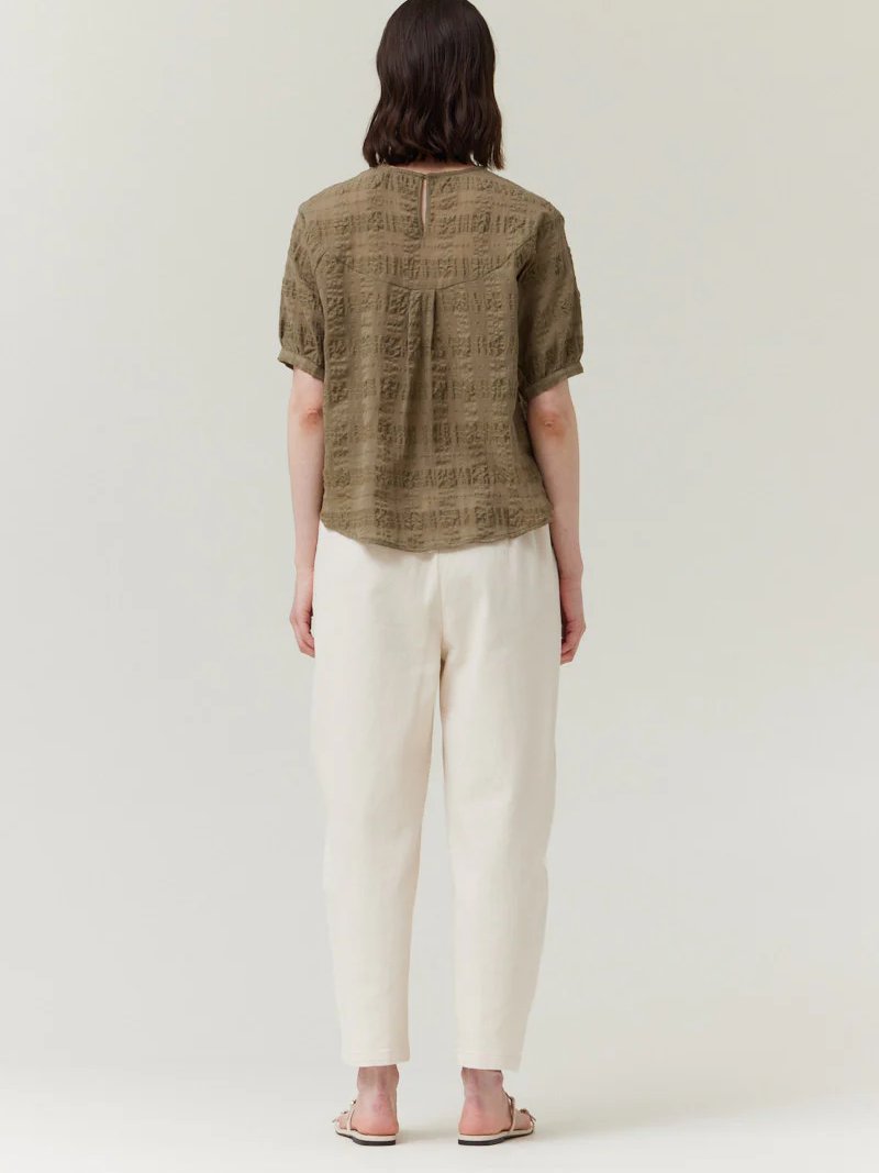 GRADE & GATHER LOOSE FIT TEXTRED TOP DUSTY OLIVE