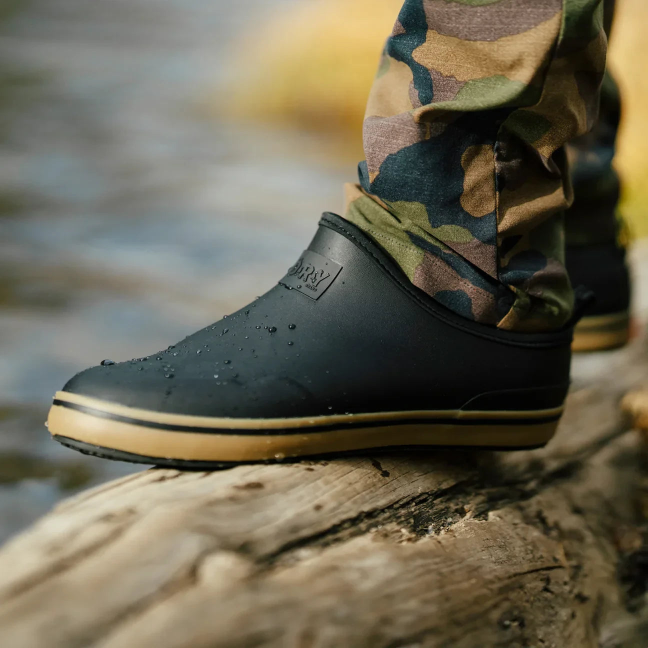 THE DRY BRAND RIVER CLOG SOOT & SOIL