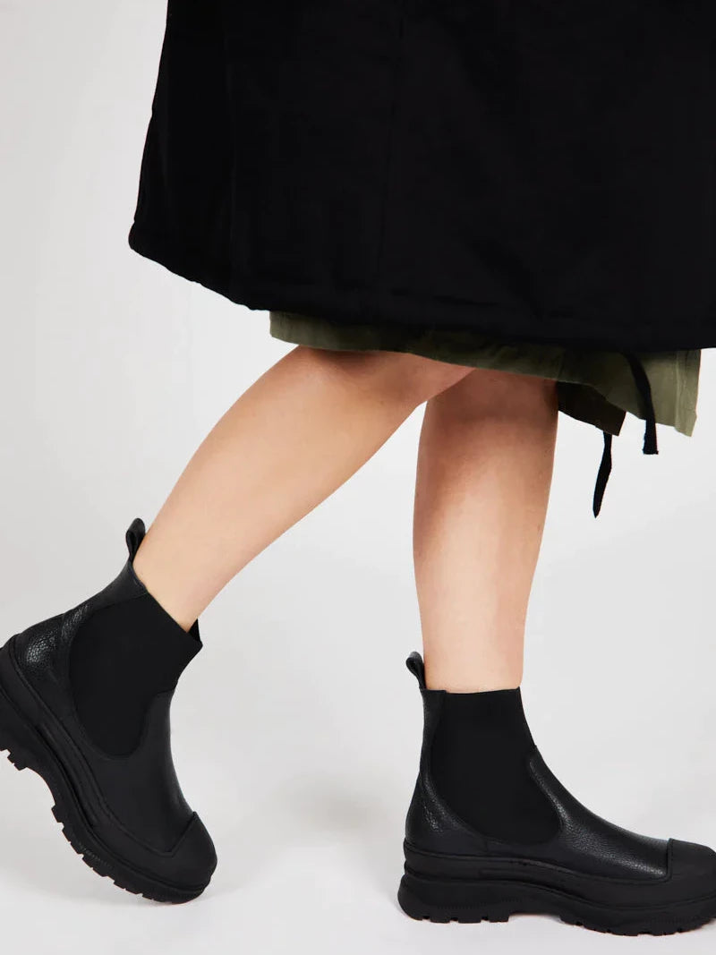 INTENTIONALLY BLANK COURT LUG SOLE PLATFORM BOOT BLACK