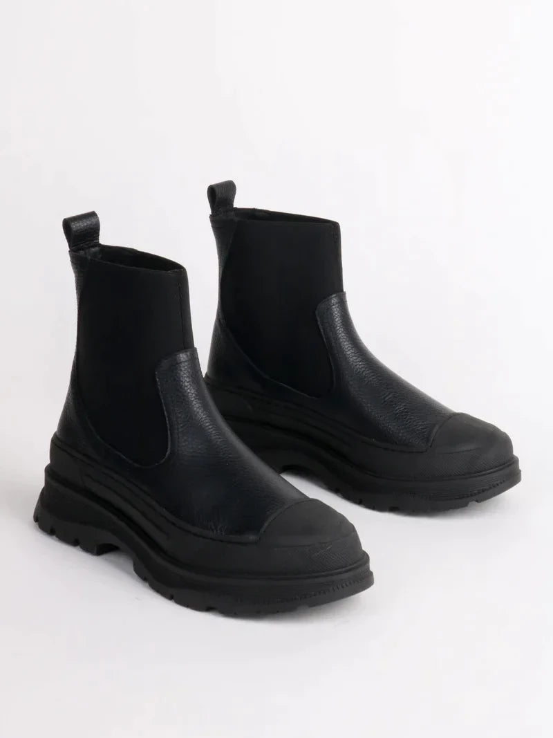 INTENTIONALLY BLANK COURT LUG SOLE PLATFORM BOOT BLACK