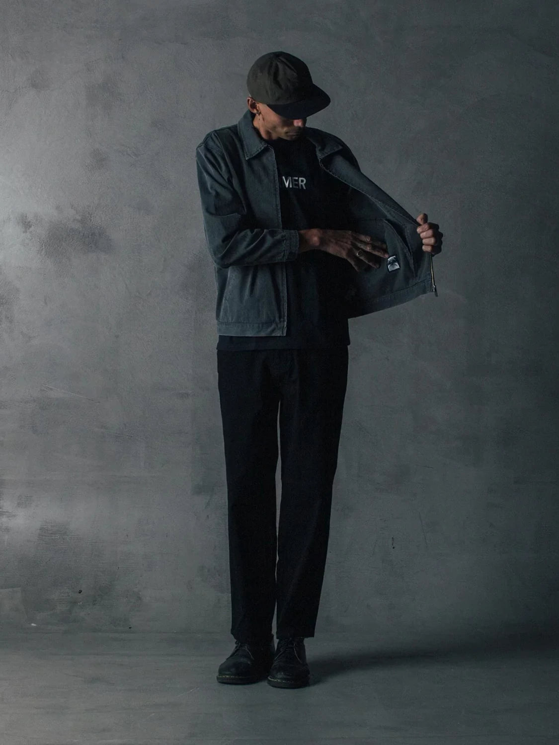 FORMER DISTEND JACKET CHARCOAL PIN