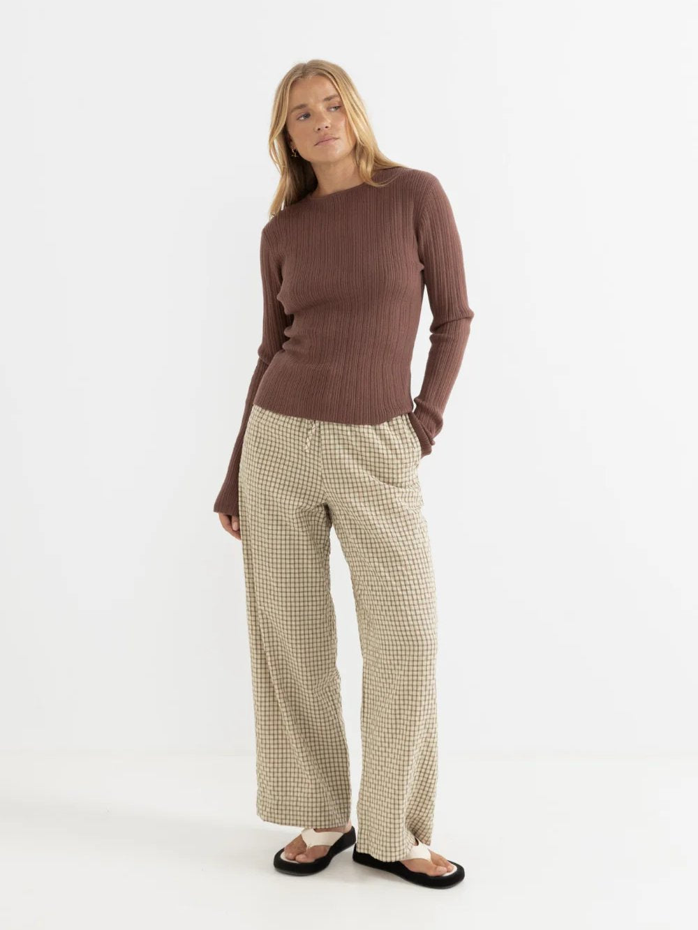 RHYTHM ESSENTIAL LONG SLEEVE
KNIT TOP CHOCOLATE