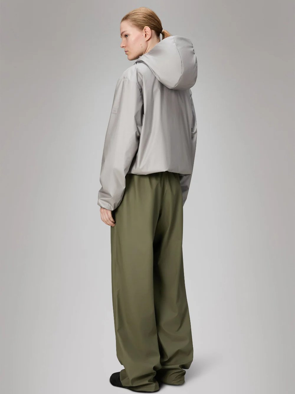 RAINS LOHJA SHORT INSULATED JACKET NIMBUS