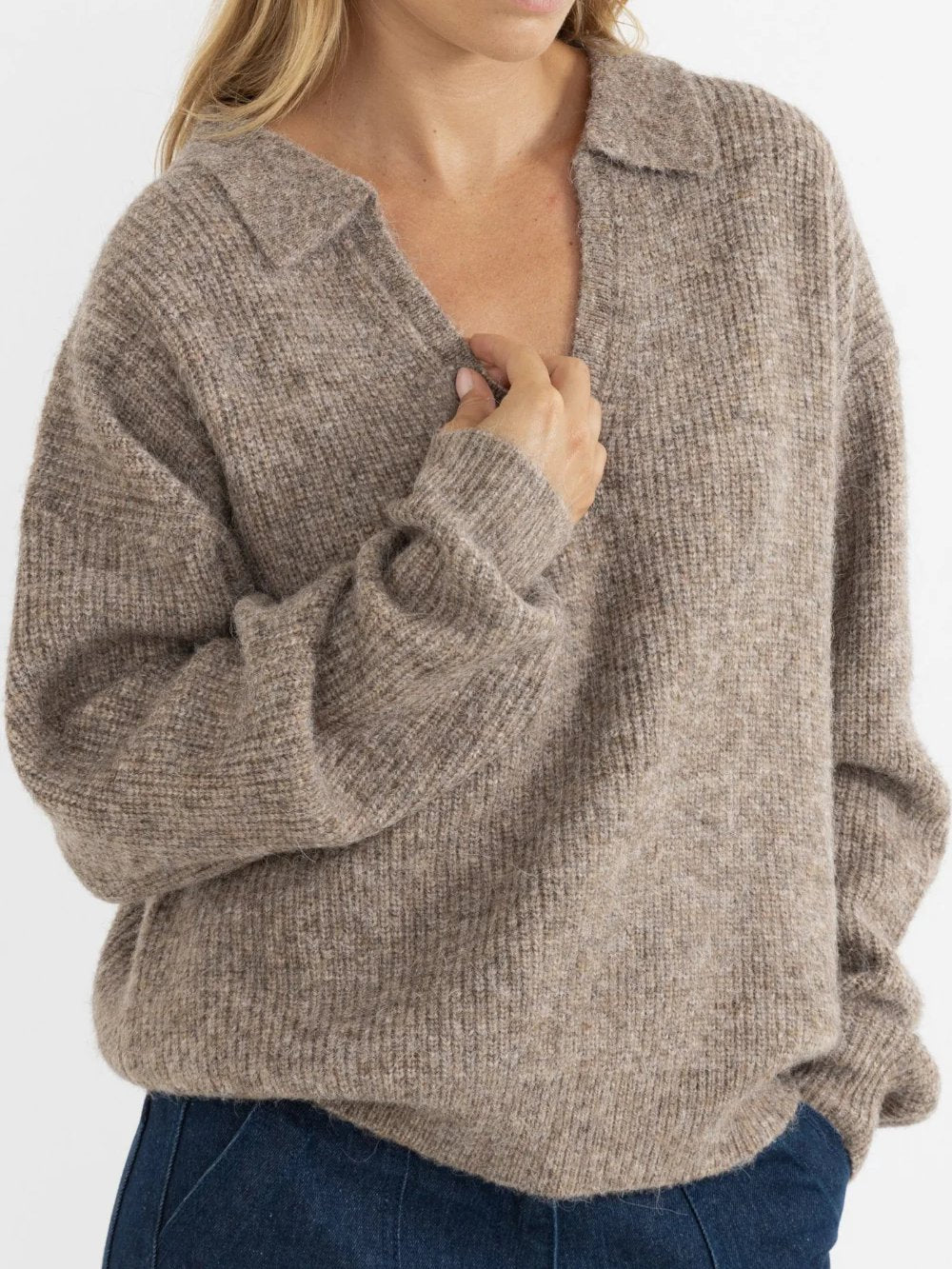 RHYTHM QUINN V-NECK COLLARED SWEATER OATMEAL