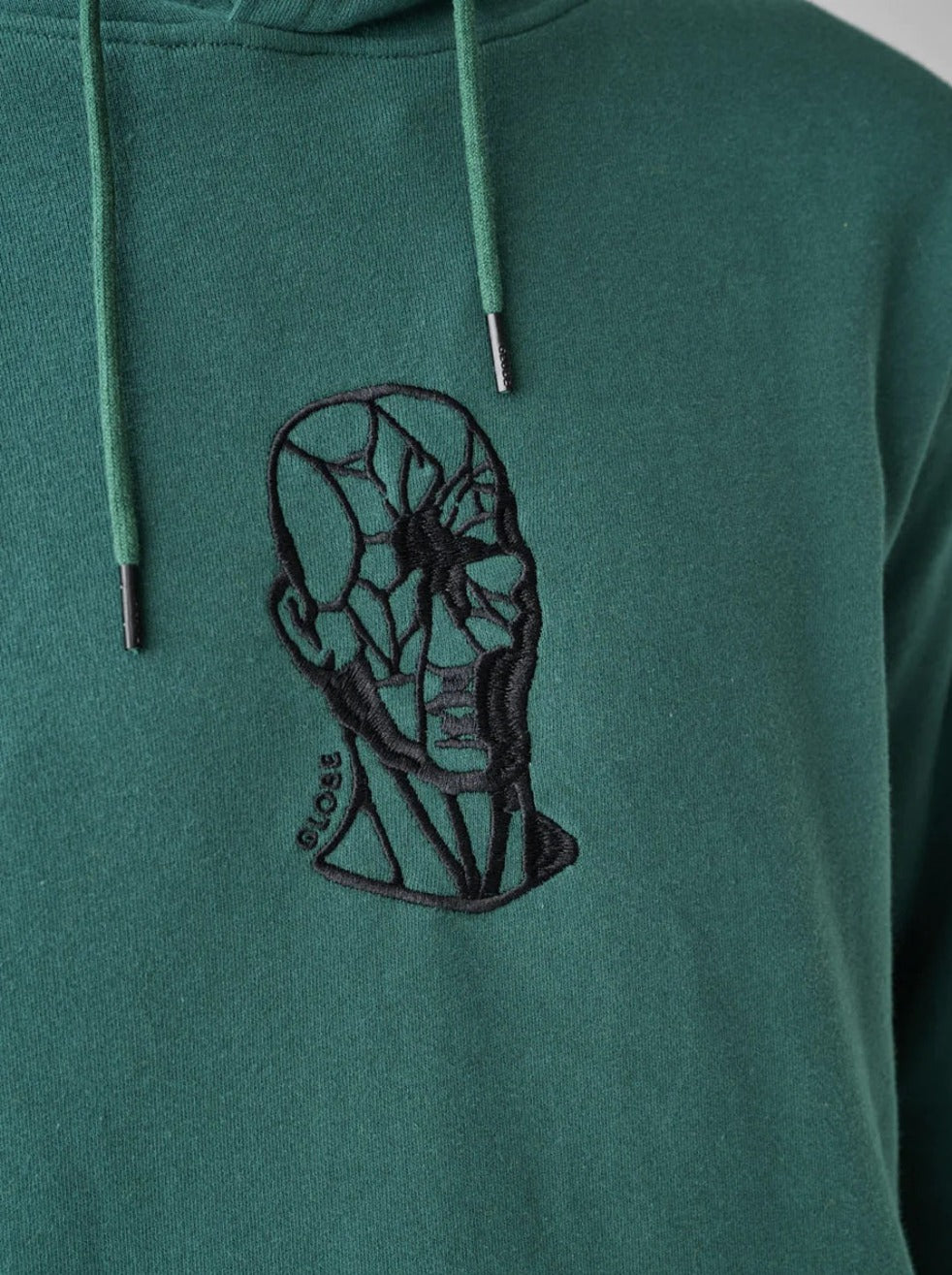 GLOBE SMASHED HOODIE NIGHT GREEN