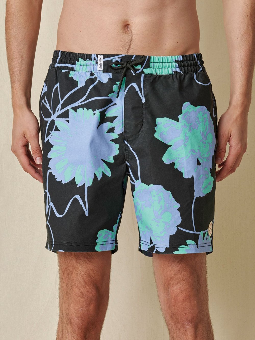 GLOBE DREAMIN WILD POOLSHORT BLACK