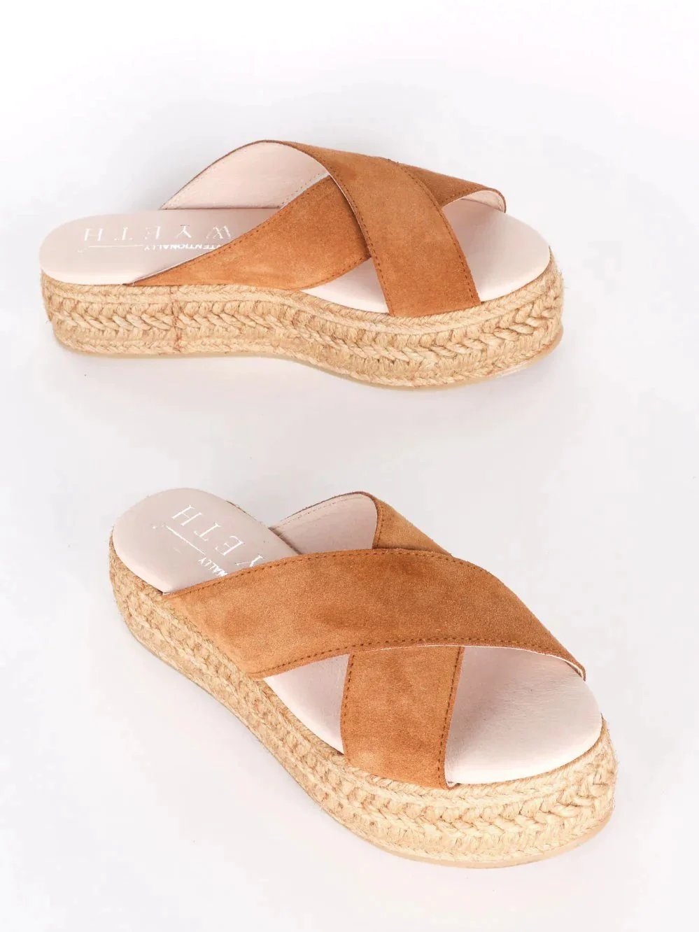 INTENTIONALLY BLANK AURA PLATFORM SANDAL COGNAC