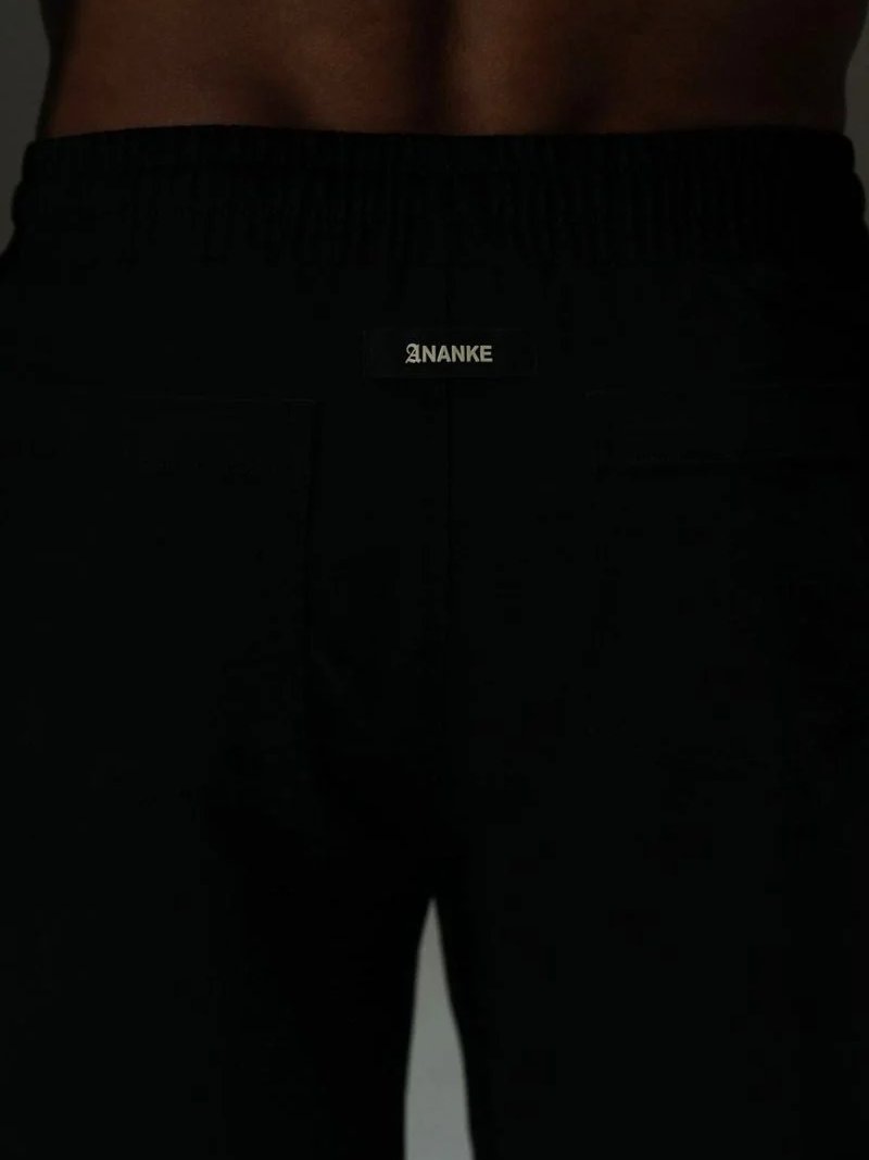 ANANKE INTENTION RELAXED SHORT BLACK 