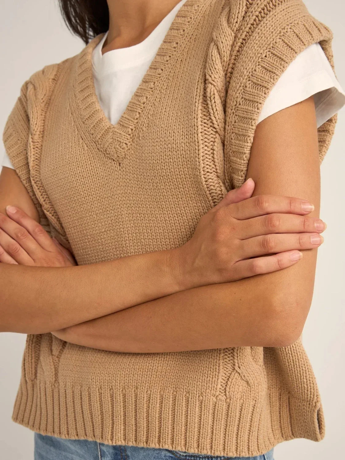 RHYTHM FINLEY CABLE KNIT VEST SAND DETAIL