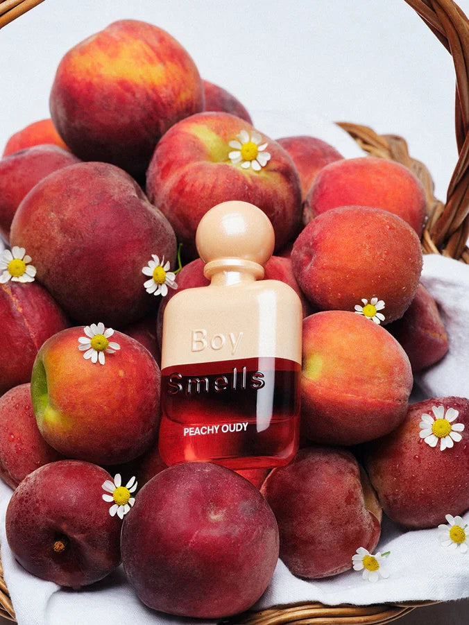 BOY SMELLS PEACHY OUDY 