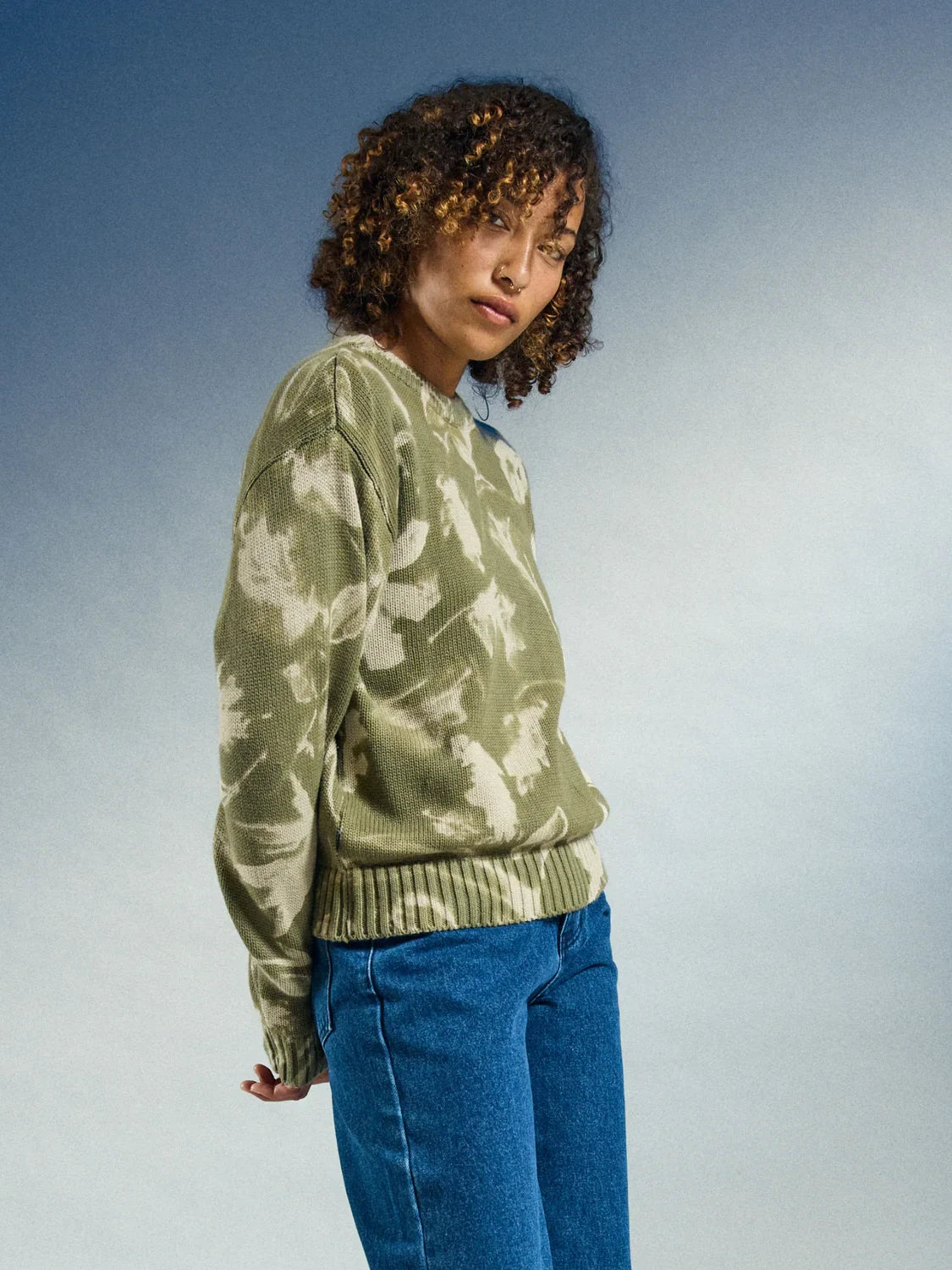 OBEY LEAVES CREW SWEATER