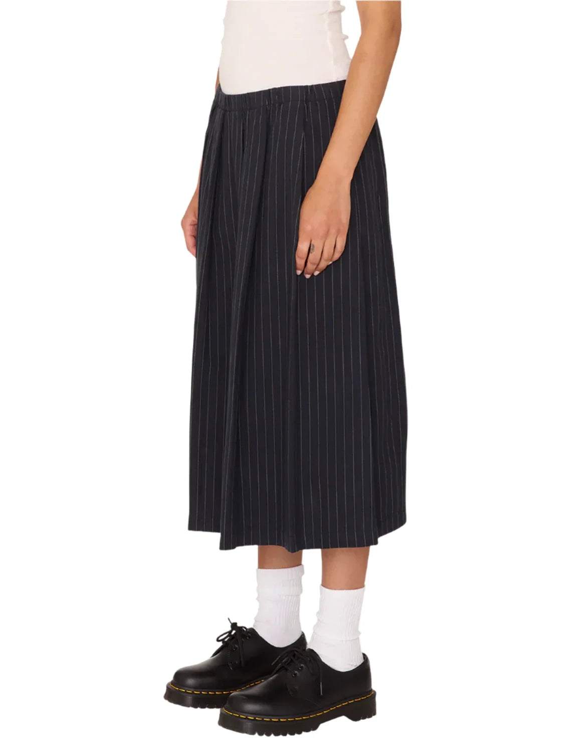 OBEY MADELINE PLEATED SKIRT NAVY