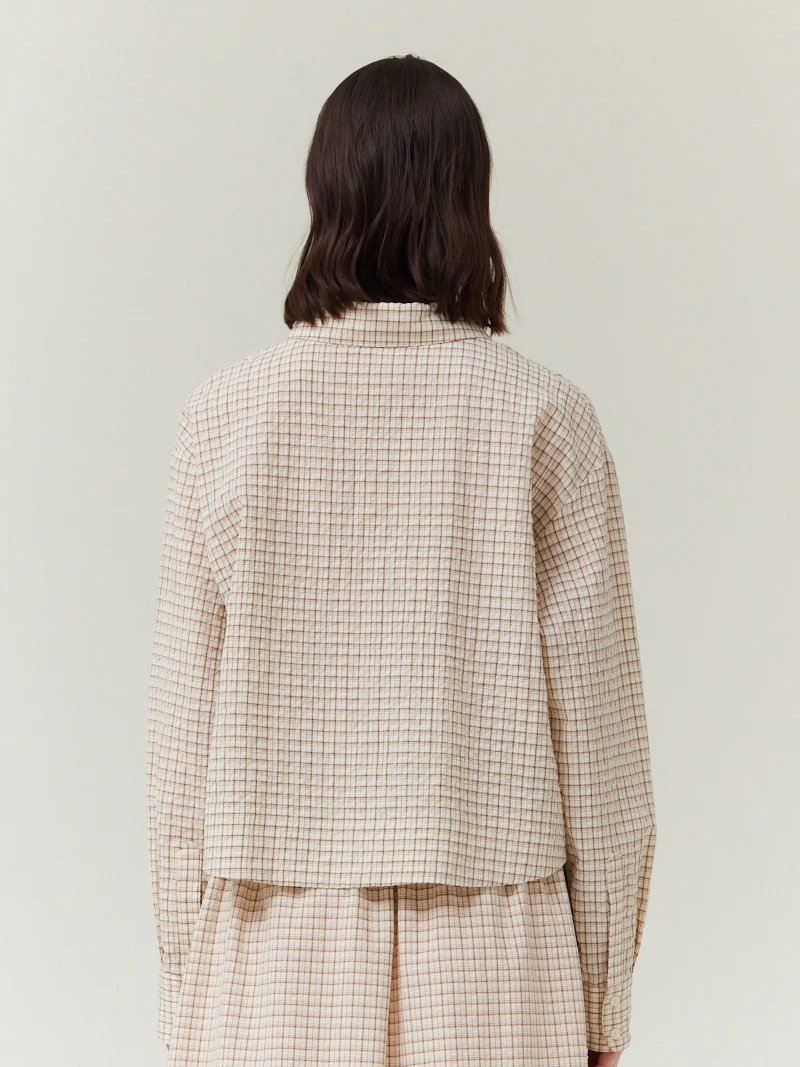 GRADE & GATHER CHECK PLAID CROP SHIRT CREAM