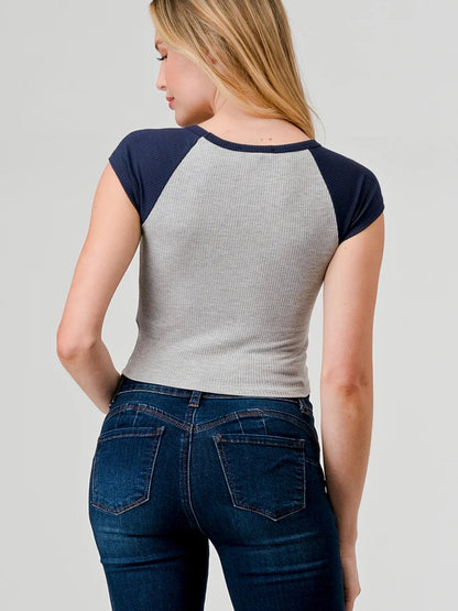 HASHTTAG CONTRAST SLEEVE BABY TEE HTHR GREY/NAVY