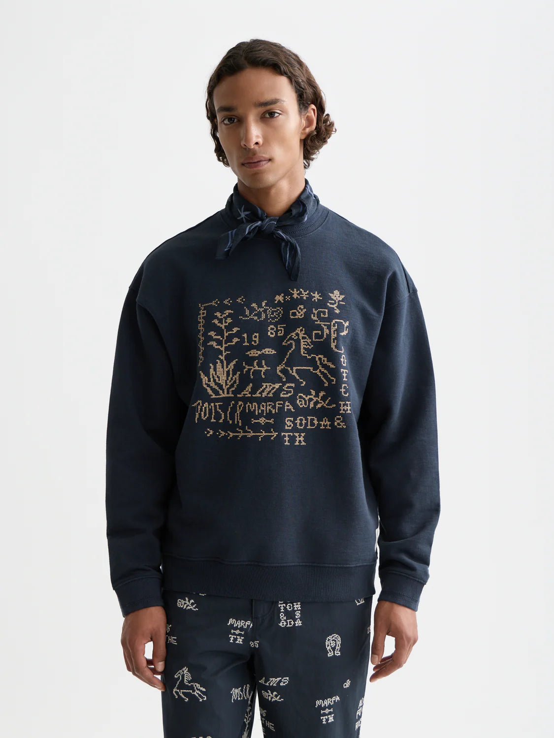 S&S CROSS STITCH ARTWORK RELAXED-FIT SWEATSHIRT CARBON