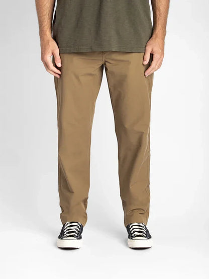 ROARK LAYOVER PRO TRAVELER PANT DARK KHAKI 
