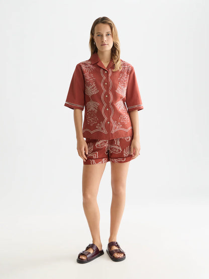 S&S EMBROIDERED FITTED SHIRT BURNT HENNA