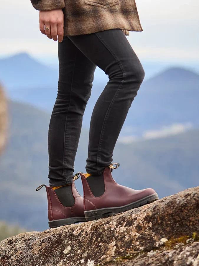 BLUNDSTONE WOMEN'S CLASSIC CHELSEA BOOT AUBURN 
