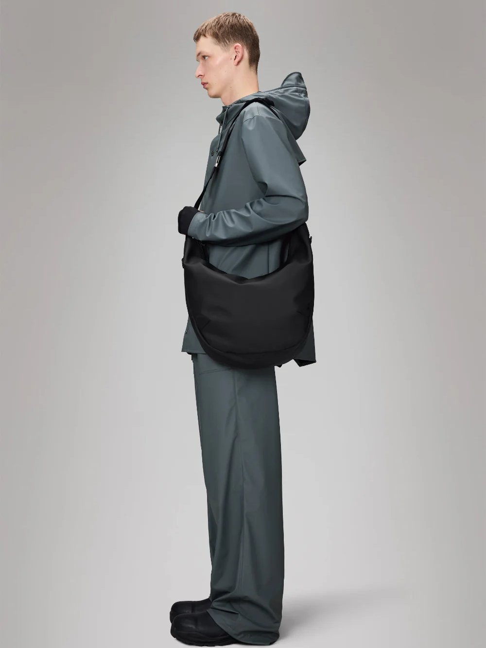 RAINS VALERA SHOULDER BAG LARGE BLACK 
