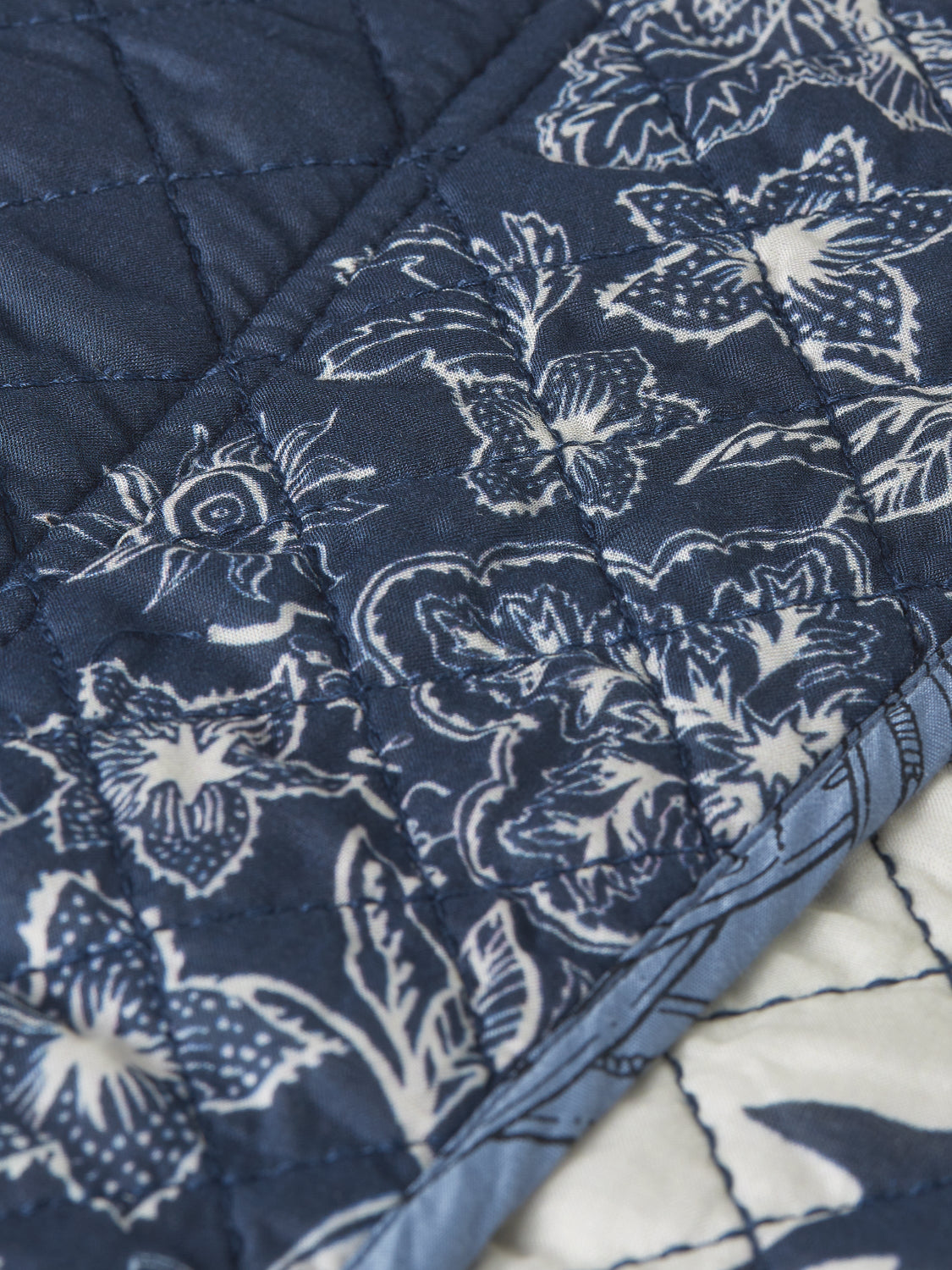 S&S REVERSIBLE PRINTED QUILTED JACKET HORSES BLUE