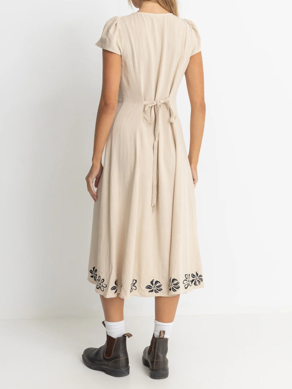 RHYTHM SUNDANCE FLORAL CAP SLEEVE MIDI DRESS NATURAL