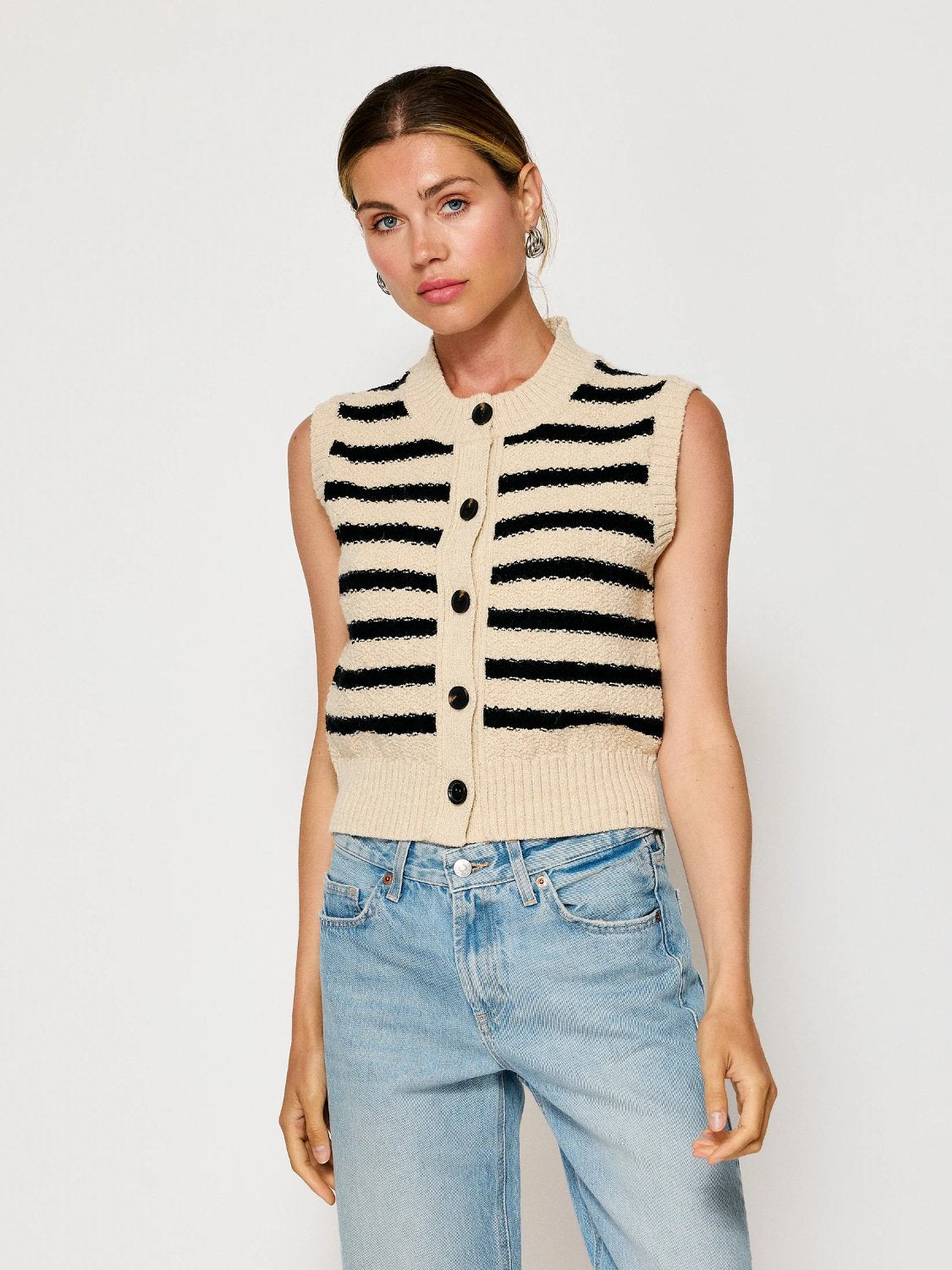 LINE & DOT MIRI STRIPED SWEATER VEST ECRU/BLACK